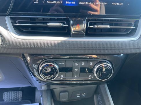 Used 2024 Chevrolet TrailBlazer LT w/ Convenience Package AWD/4WD image 34
