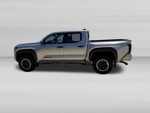 Used 2024 Toyota Tacoma TRD Off-Road w/ TRD Off Road Premium Package AWD/4WD image 8