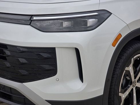 New 2026 Volkswagen Tiguan SE image 6