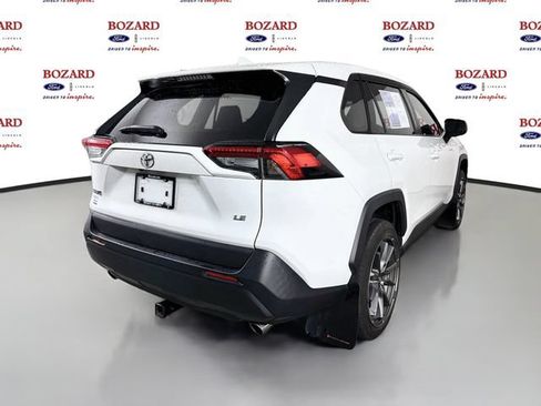 Used 2022 Toyota RAV4 LE FWD image 8