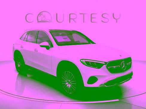 Certified 2026 Mercedes-Benz GLC 300 image 4