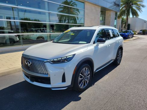 Certified 2026 INFINITI QX60 Luxe w/ Cargo Package FWD image 8