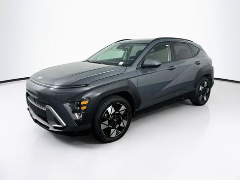 Used 2025 Hyundai Kona SEL FWD image 3