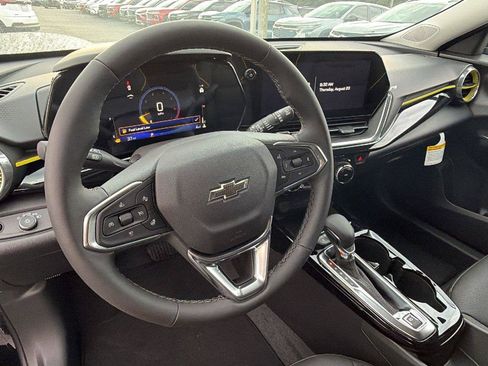 New 2026 Chevrolet Trax ACTIV w/ Sunroof Package FWD image 4