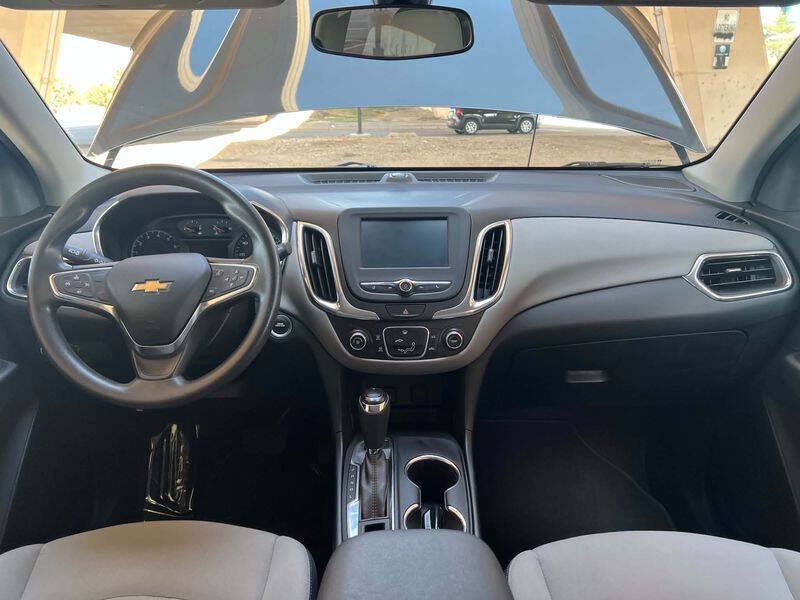 Used 2018 Chevrolet Equinox LS AWD/4WD image 31