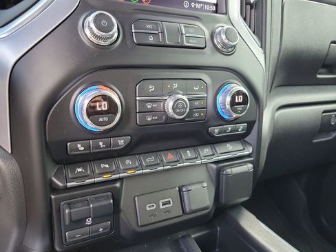 Used 2020 GMC Sierra 1500 SLT AWD/4WD image 32