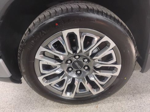 Used 2023 GMC Sierra 1500 Denali Ultimate image 8