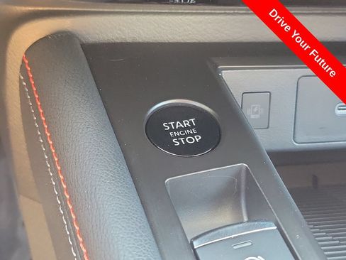 Used 2025 Nissan Kicks SR FWD image 10