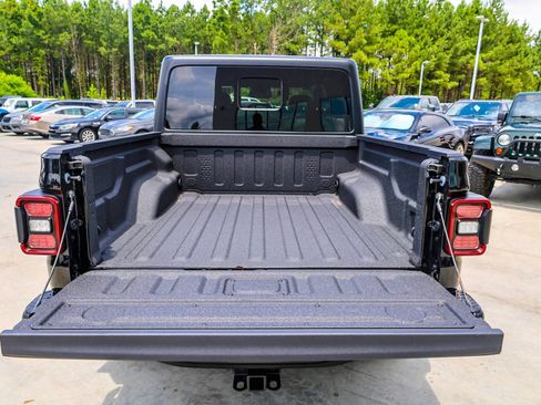 Used 2026 Jeep Gladiator Rubicon AWD/4WD image 6