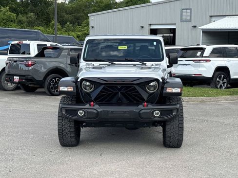 Used 2023 Jeep Gladiator Rubicon w/ Cold Weather Group AWD/4WD image 2