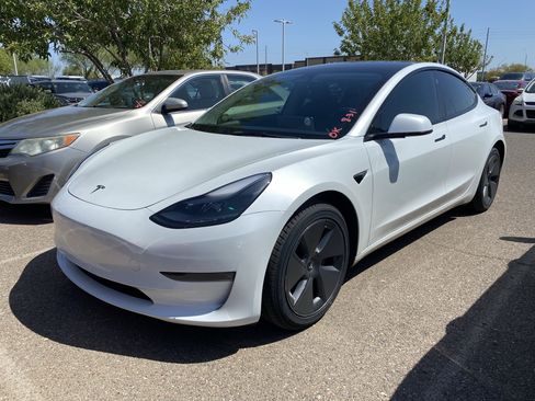 Used 2023 Tesla Model 3 Standard Range RWD image 5