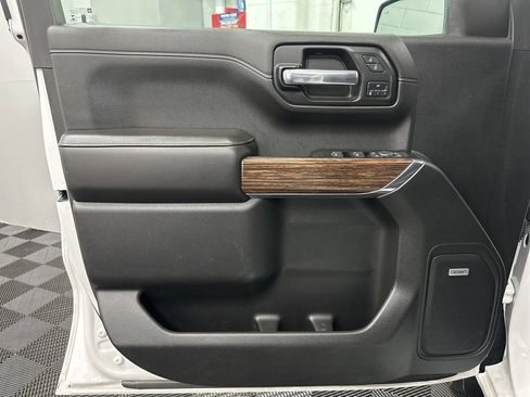 Used 2019 Chevrolet Silverado 1500 High Country w/ Technology Package image 19