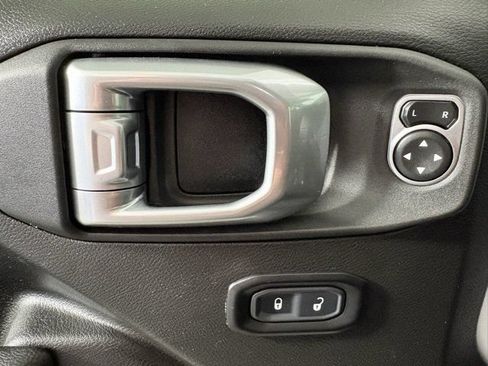 Used 2024 Jeep Gladiator Rubicon w/ Convenience Group AWD/4WD image 21