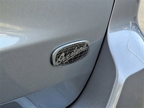 Used 2017 Jeep Grand Cherokee Overland image 32