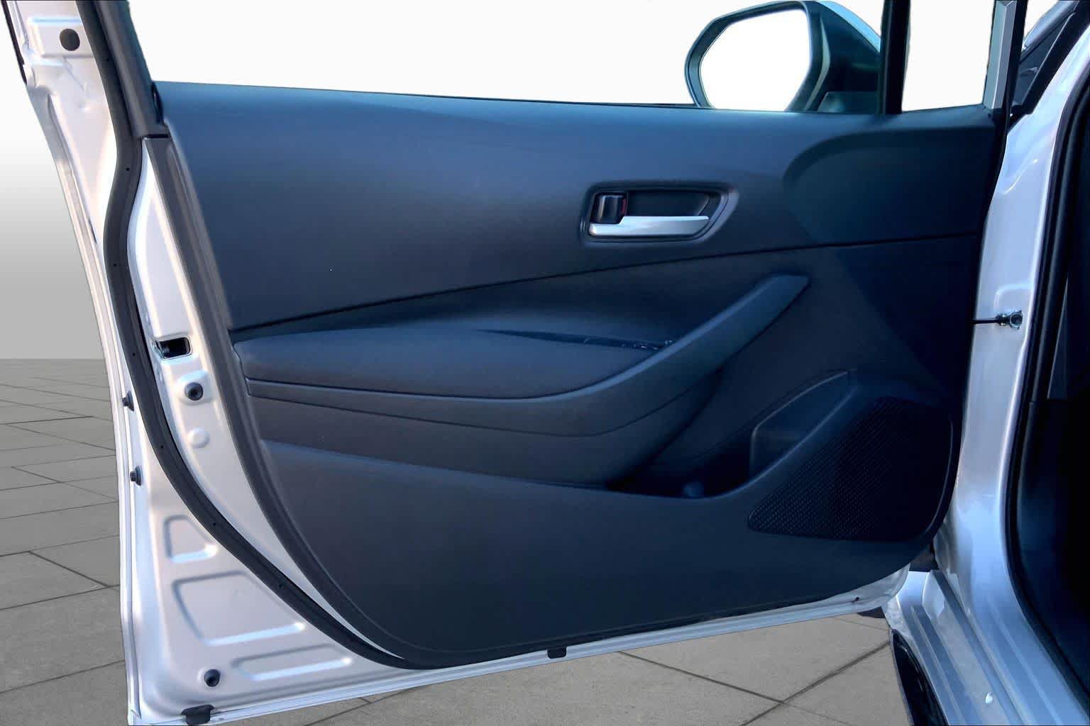 Used 2026 Toyota Corolla SE FWD image 21