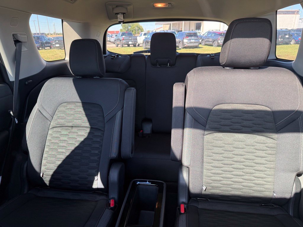 Certified 2025 Nissan Pathfinder SV w/ SV Premium Package FWD image 10
