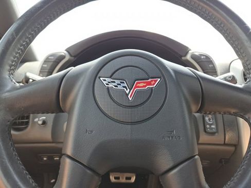 Used 2005 Chevrolet Corvette Coupe w/ Preferred Equipment Group RWD image 30