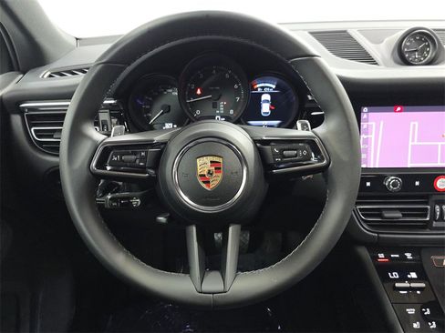 Used 2024 Porsche Macan image 14