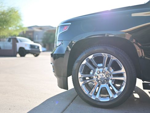 Used 2020 Chevrolet Suburban Premier w/ Premier Plus Edition AWD/4WD image 28
