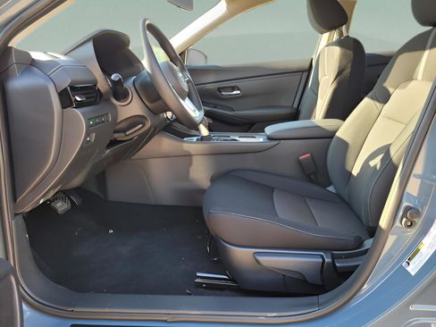 New 2025 Nissan Sentra SV image 6