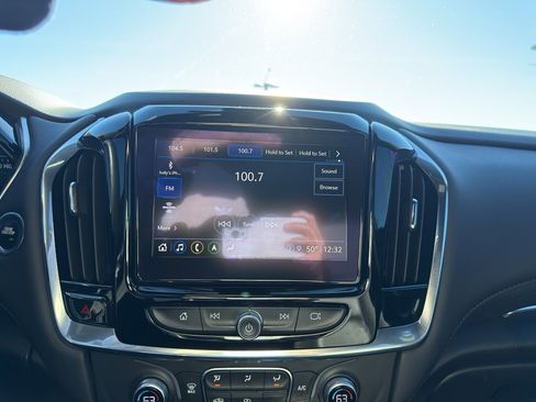 Used 2023 Chevrolet Traverse RS image 21