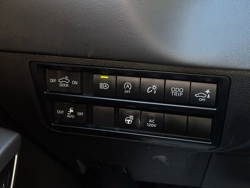 Used 2023 Toyota Tundra Platinum w/ Advanced Package image 33