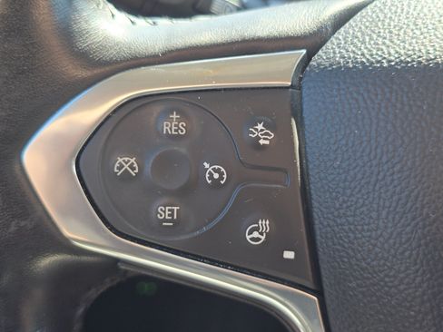 Used 2020 Chevrolet Traverse LT FWD image 29