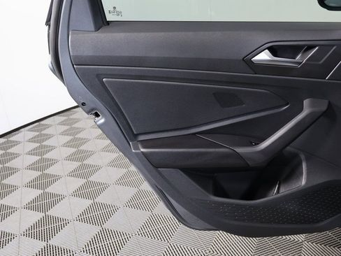 Used 2023 Volkswagen Jetta SE w/ Panoramic Sunroof Package image 11