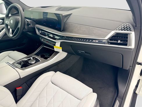 New 2026 BMW X5 xDrive40i AWD/4WD image 16