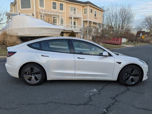Used 2023 Tesla Model 3 Standard Range image 9