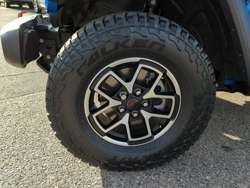 Used 2025 Jeep Gladiator Rubicon w/ Safety Group image 24