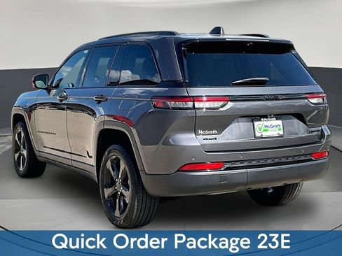 Used 2023 Jeep Grand Cherokee Limited w/ Luxury Tech Group II AWD/4WD image 5