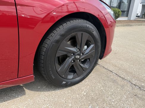 Certified 2022 Hyundai Elantra SEL FWD image 16