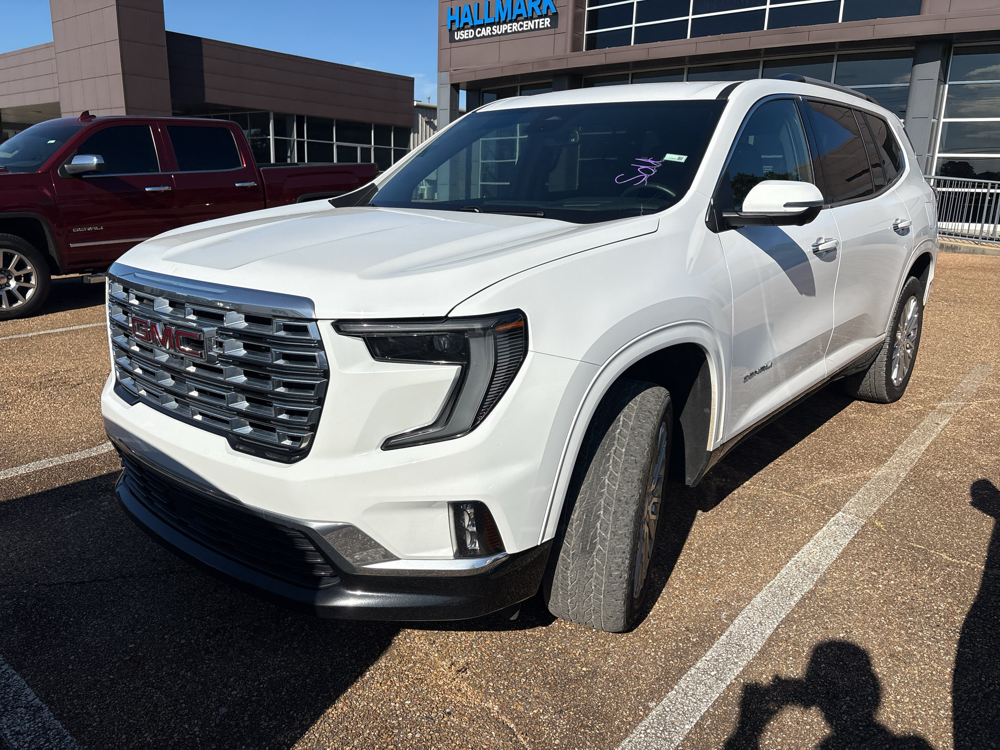Used 2024 GMC Acadia Denali AWD/4WD image 1