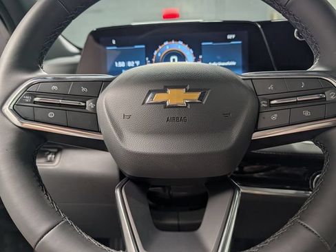 New 2027 Chevrolet Equinox LT w/ Convenience Package II FWD image 17