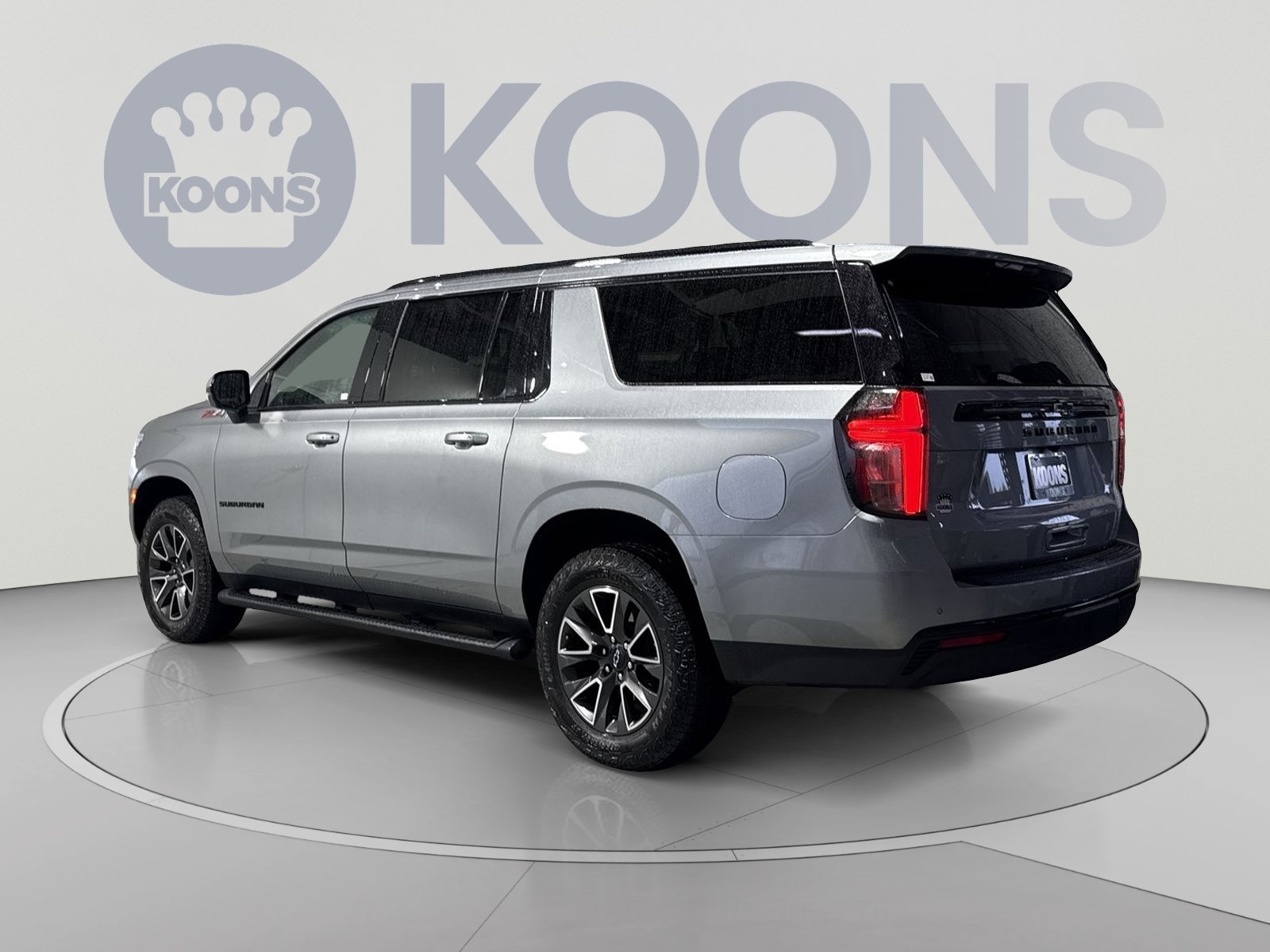 Used 2024 Chevrolet Suburban Z71 AWD/4WD image 8
