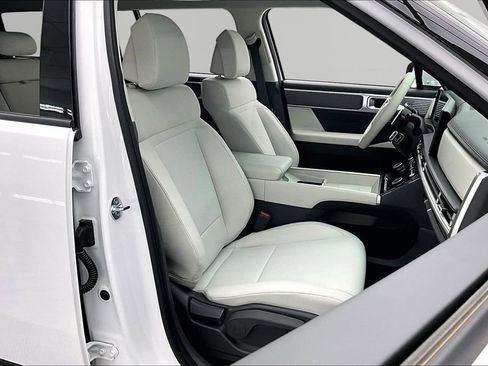 Used 2026 Hyundai Santa Fe SE FWD image 7