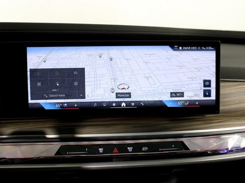 Used 2023 BMW i7 xDrive60 AWD/4WD image 21