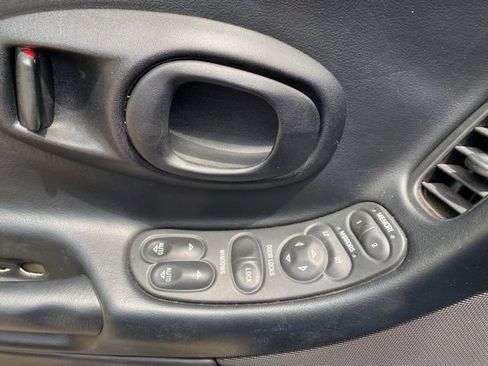 Used 2003 Chevrolet Corvette Coupe w/ Preferred Equipment Group RWD image 22