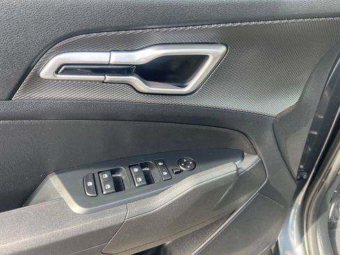 Used 2025 Kia Sportage LX image 18