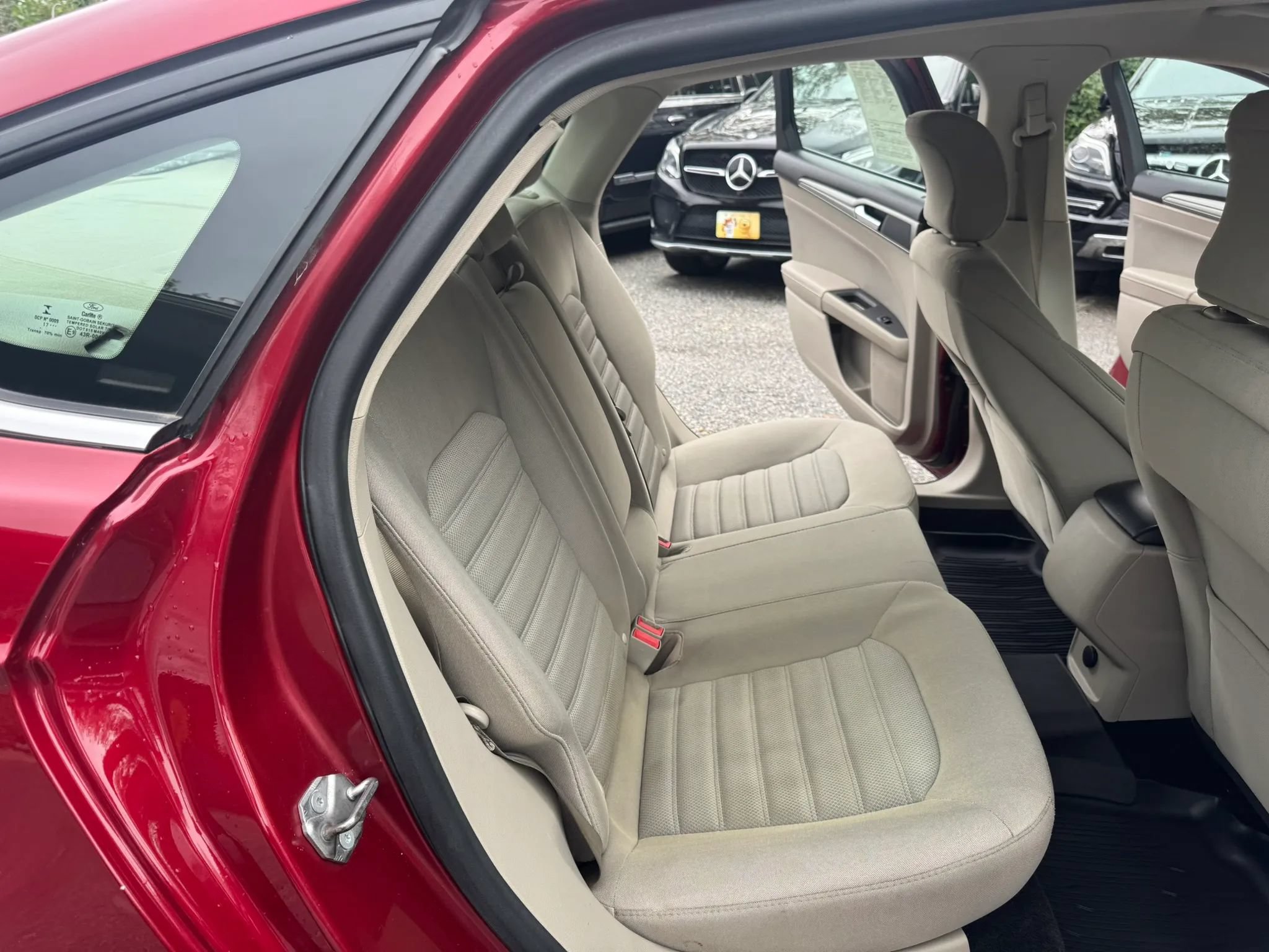 Used 2018 Ford Fusion SE FWD image 16