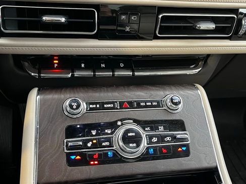 Used 2023 Lincoln Aviator Reserve w/ Equipment Group 201A image 26