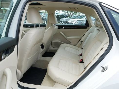 Used 2014 Volkswagen Passat 1.8T SEL Premium FWD image 17