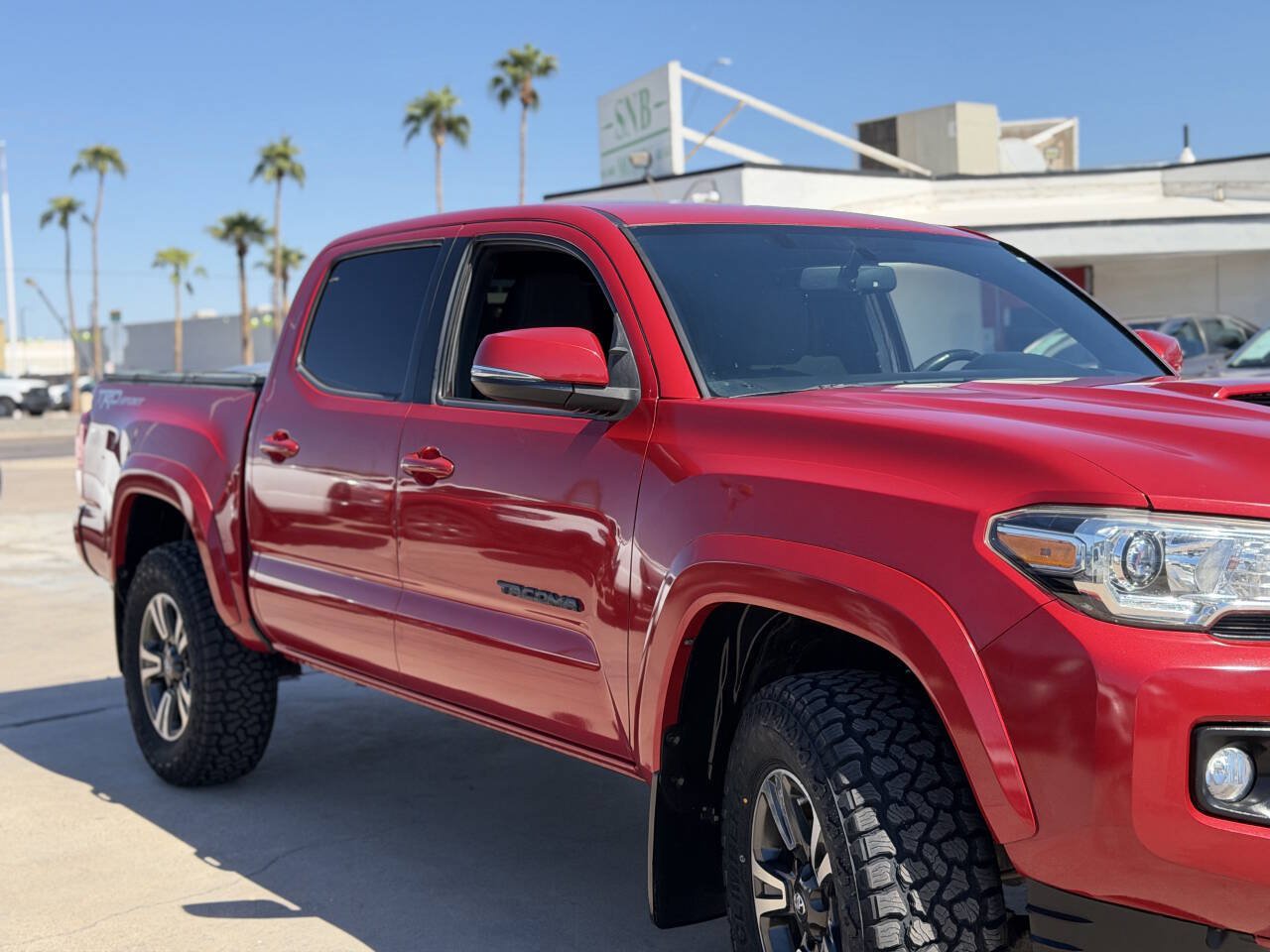Used 2017 Toyota Tacoma TRD Sport w/ Premium & Technology Package RWD image 23