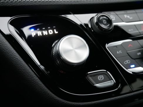 New 2026 Chrysler Pacifica Select image 16