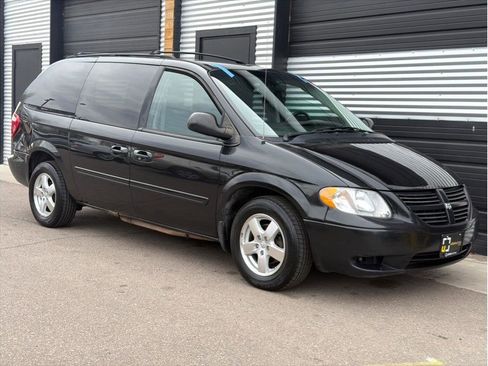 Used 2007 Dodge Grand Caravan SXT FWD image 12