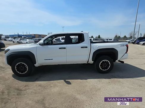 Used 2025 Toyota Tacoma TRD Off-Road image 1