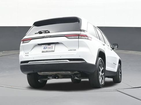 Used 2024 Jeep Grand Cherokee Limited w/ Trailer Tow Package AWD/4WD image 47