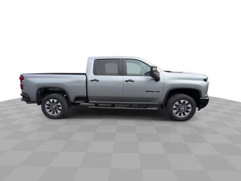 Used 2024 Chevrolet Silverado 2500 Custom w/ Custom Convenience Package image 9