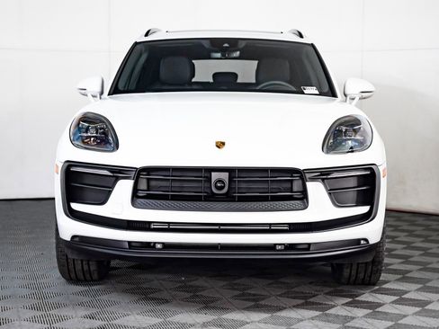 New 2026 Porsche Macan image 8